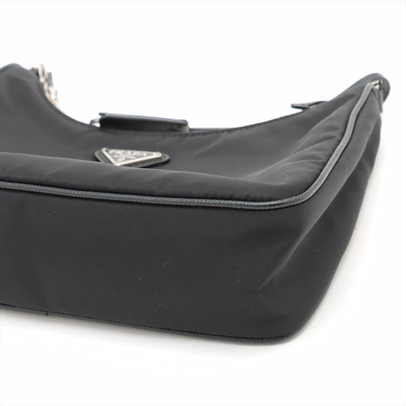 Prada Nero Re-Edition 2005 Re-Nylon Shoulder Bag [Clearance Sale]