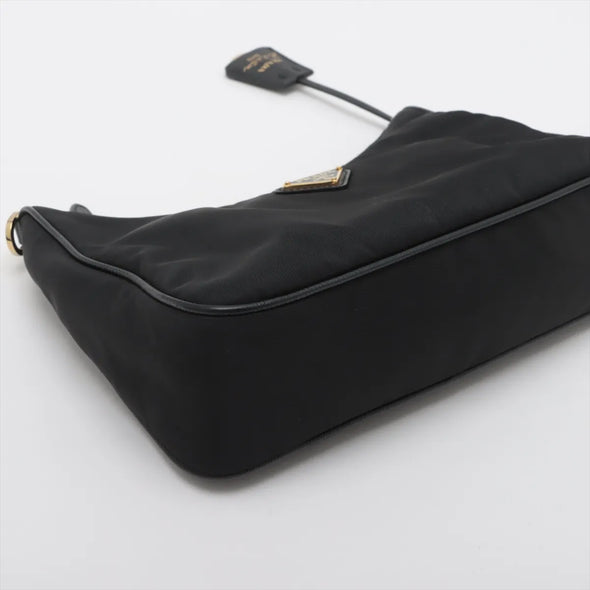 Prada Black Re-Edition 2005 Re-Nylon Shoulder Bag [Clearance Sale]