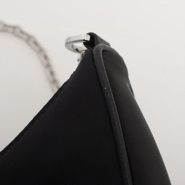 Prada Nero Re-Edition 2005 Re-Nylon Shoulder Bag [Clearance Sale]