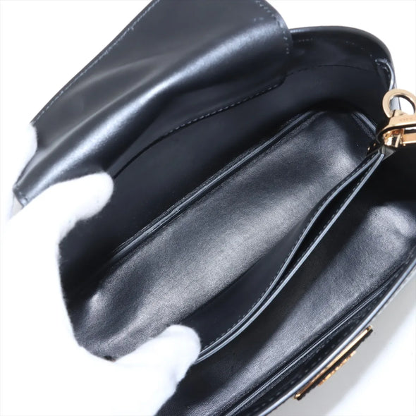 Prada Black Saffiano Cuir Handbag  [Clearance Sale]